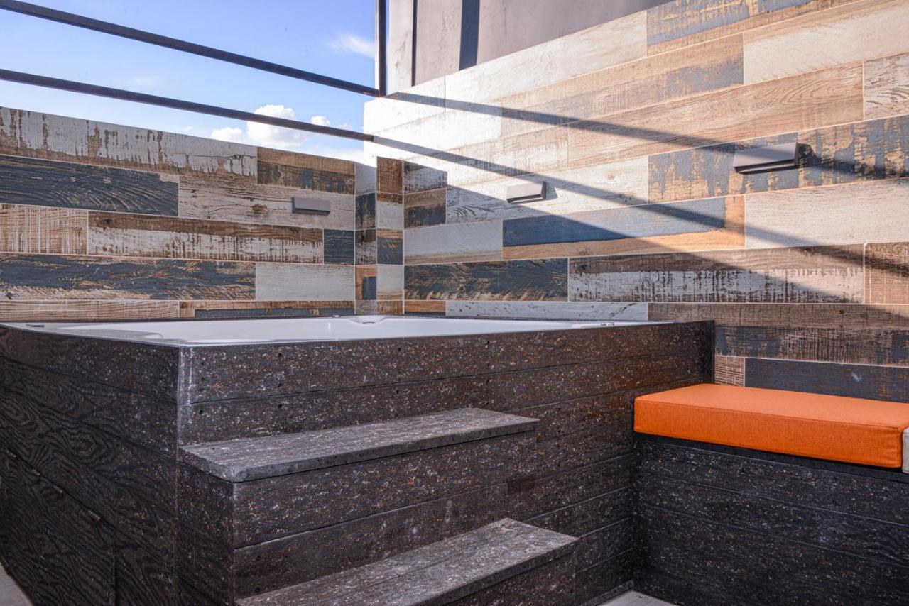 Apartamento Lleras Ac Hot Tub Medellin Ngoại thất bức ảnh