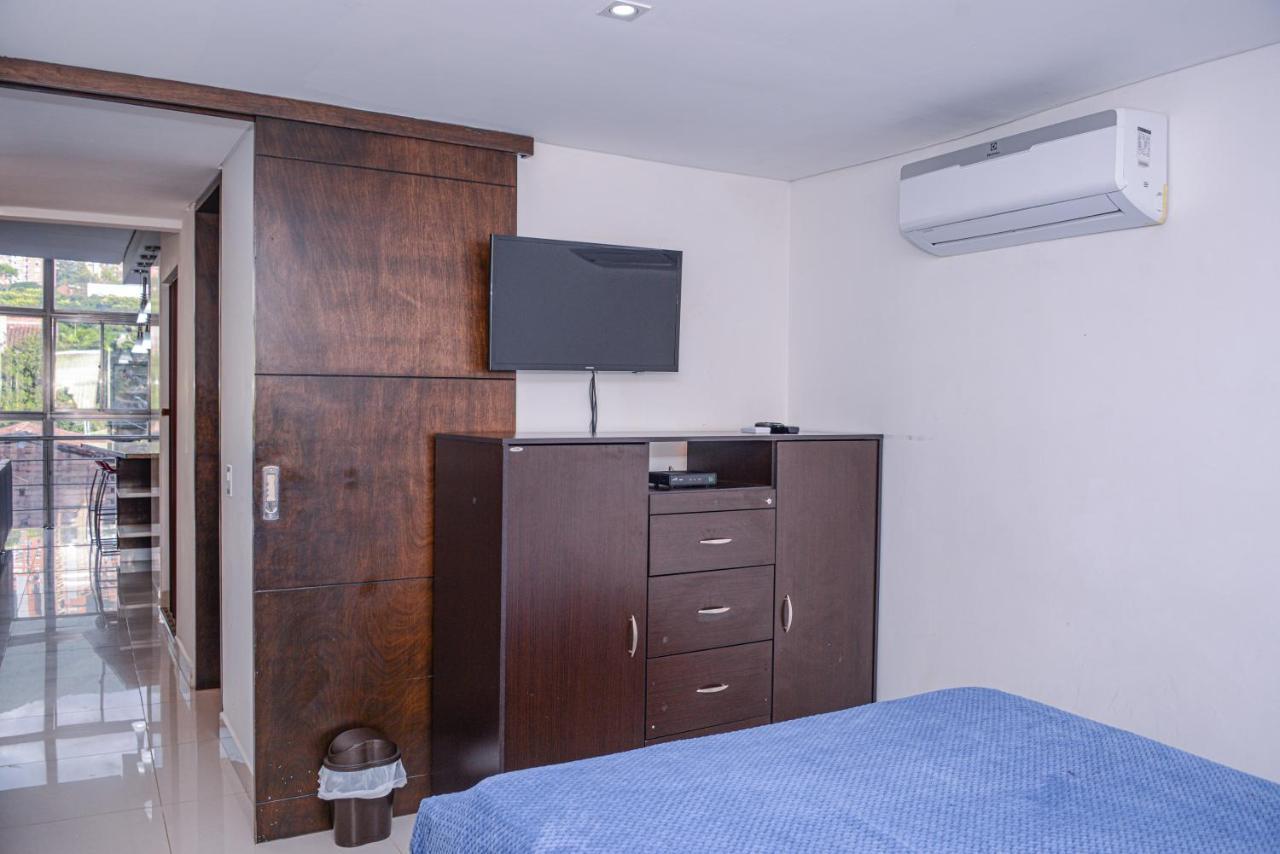 Apartamento Lleras Ac Hot Tub Medellin Ngoại thất bức ảnh